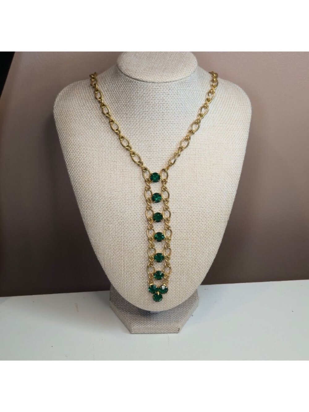 Vintage Art Deco Emerald Green Rhinestone Ladder Drop Pendant Necklace Gold Tone - Picture 2 of 16